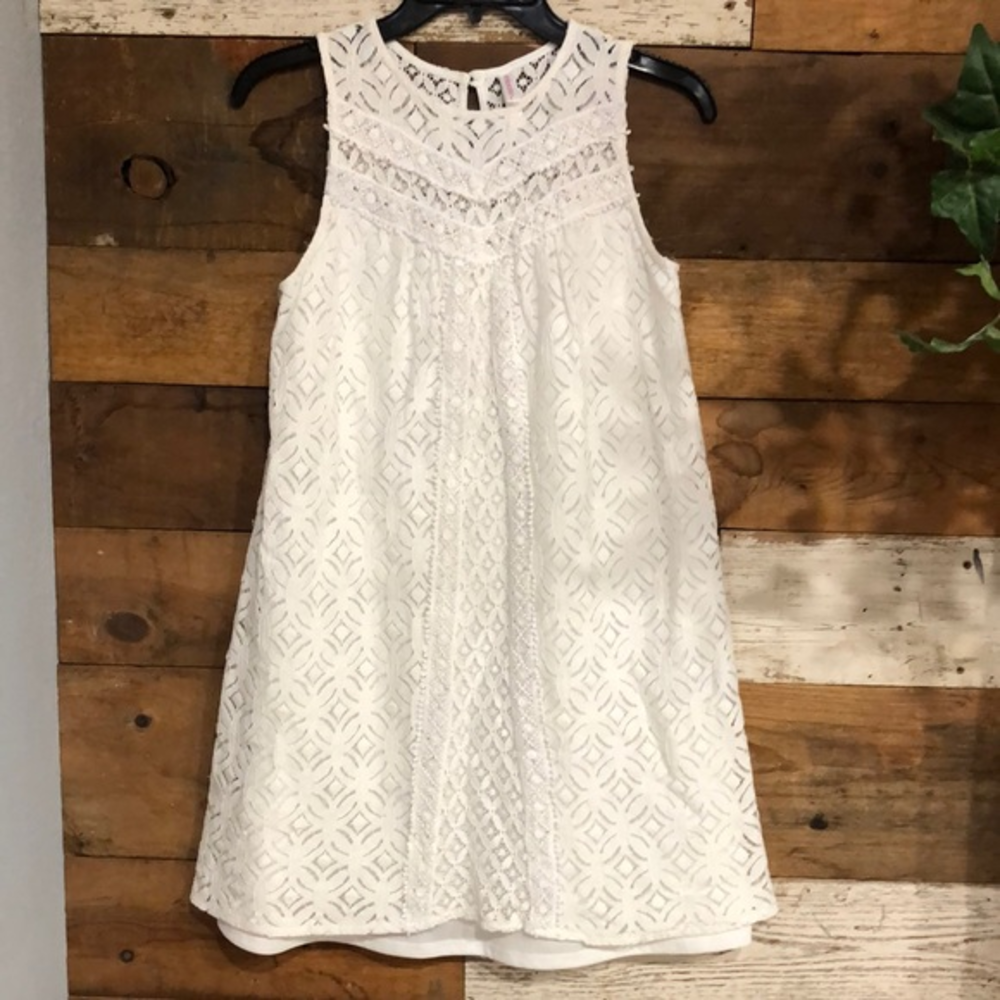 White Eyelet Dress‎